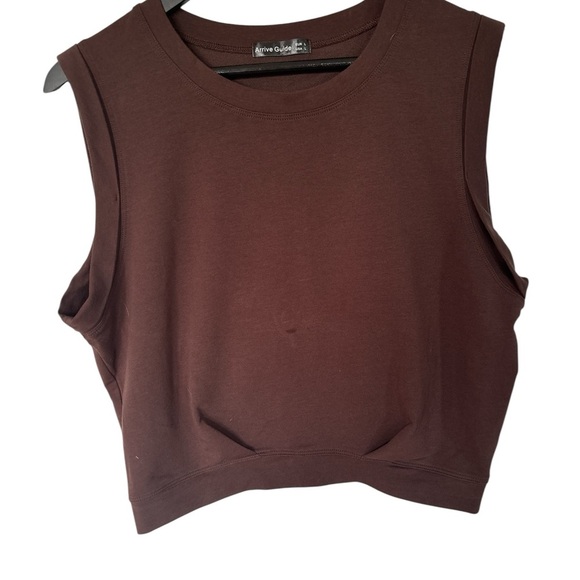 ARRIVE GUIDE | Gym Workout Cropped Shirt |
Brown - Picture 1 of 4